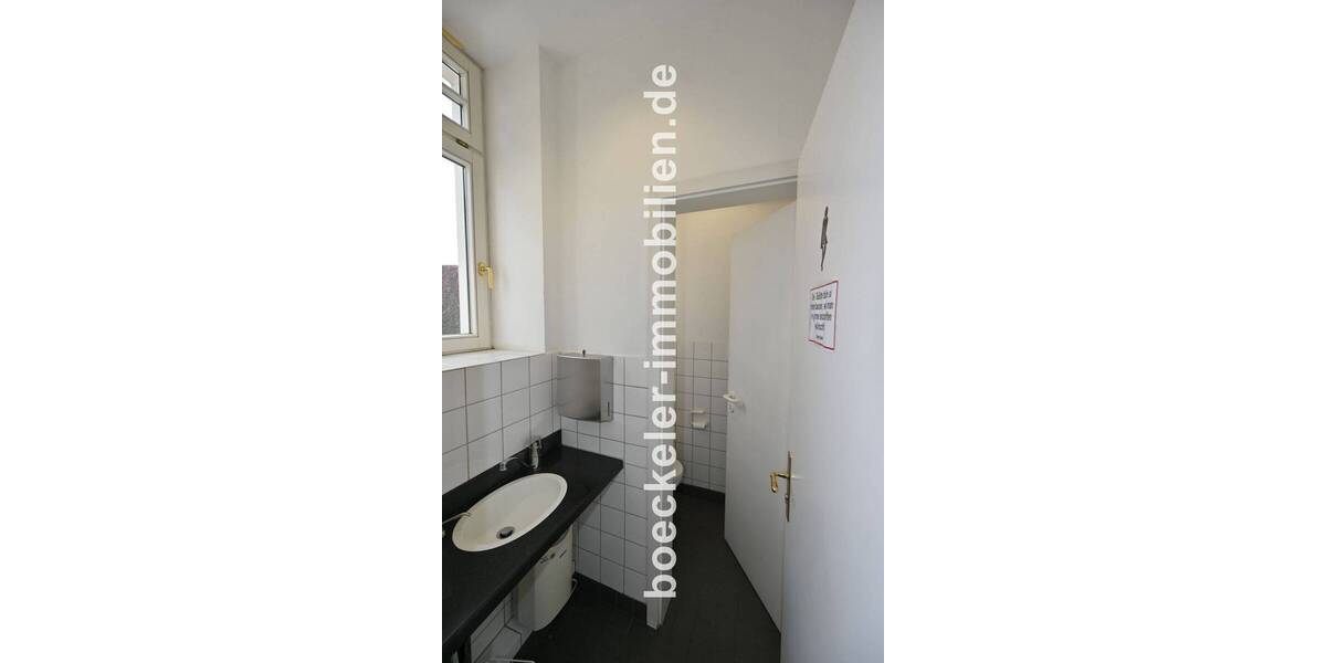 Gewerbeobjekt Weißenfels Markwerben - 8 Zimmer, 325 m&sup2;, 1.950&euro; | Angebot:26230404