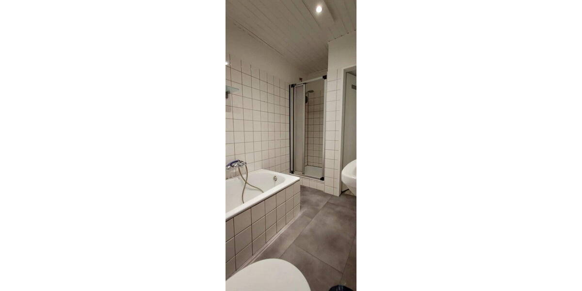 Etagenwohnung Paderborn OT Schloß Neuhaus Schloß Neuhaus - 3 Zimmer, 63 m&sup2;, 880&euro; | Angebot:26762622
