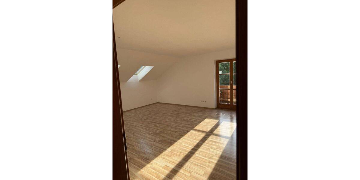 Etagenwohnung Königsdorf Osterhofen - 3 Zimmer, 80 m&sup2;, 950&euro; | Angebot:26791193