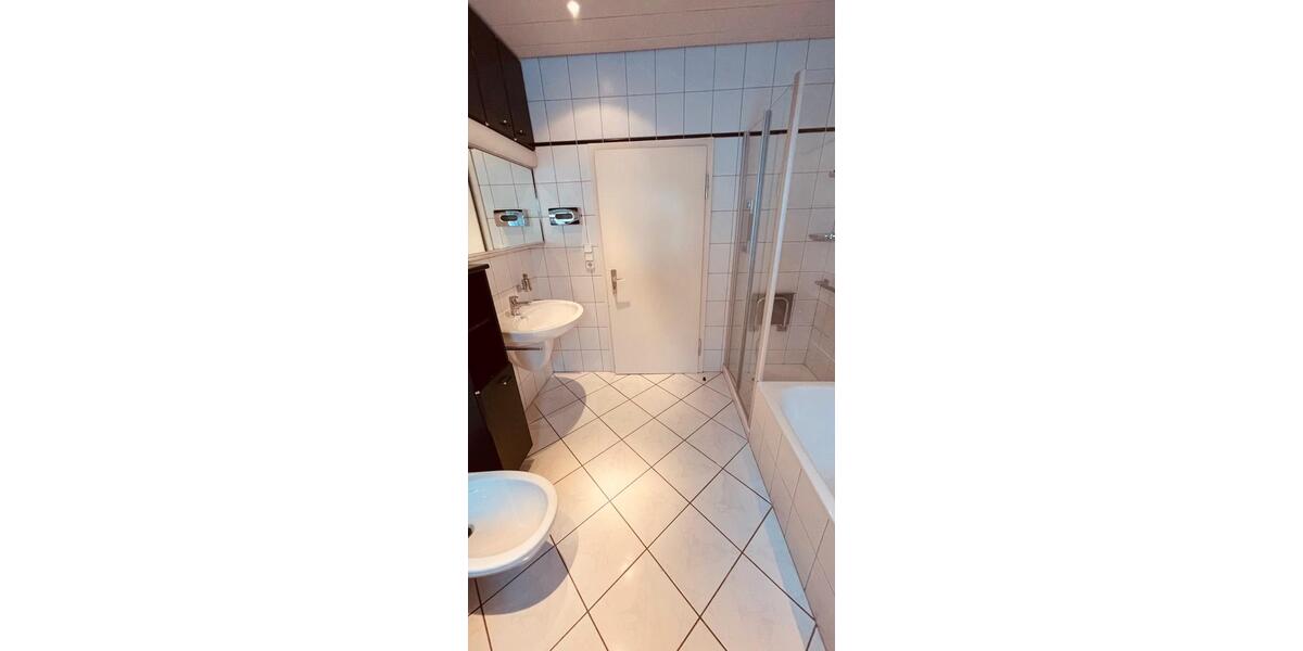 Doppelhaushälfte Lage - 6 Zimmer, 235 m&sup2;, 1.250&euro; | Angebot:26665107