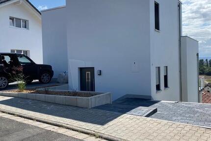 Haus Gründau - 5 Zimmer, 145 m&sup2;, 2.000&euro; | Angebot:24871152