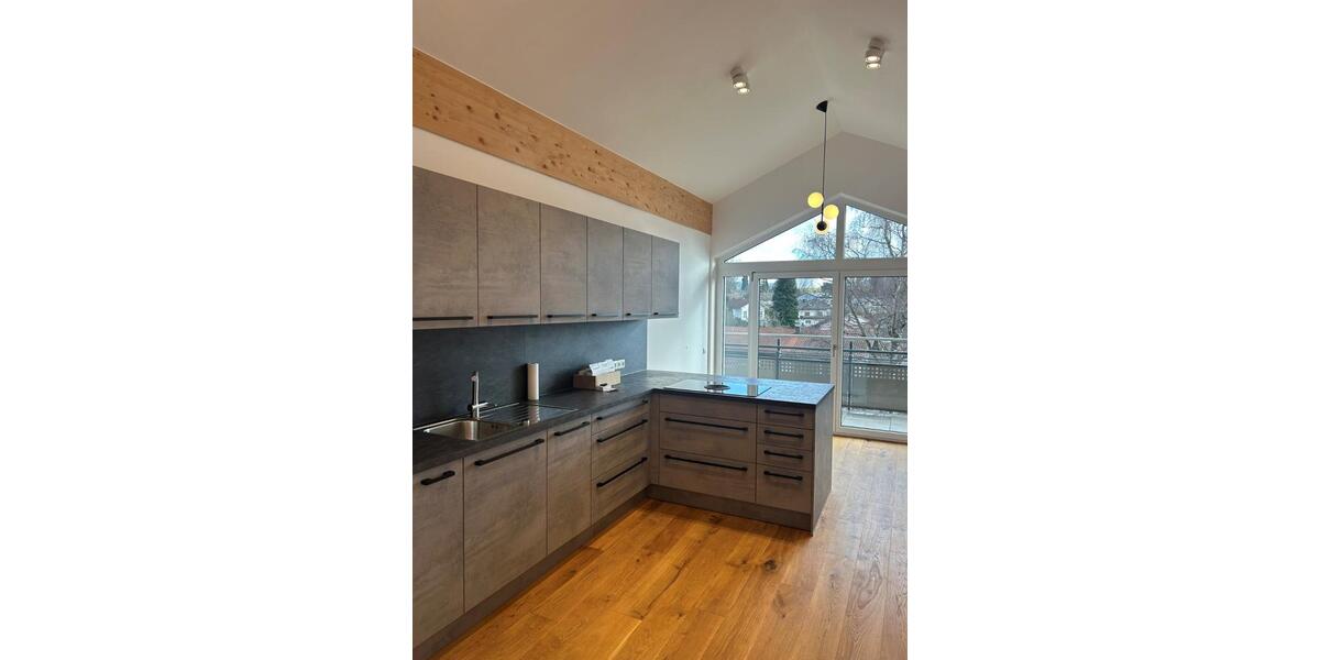 Dachgeschoßwohnung Rimsting - 4 Zimmer, 126 m&sup2;, 2.180&euro; | Angebot:25289066