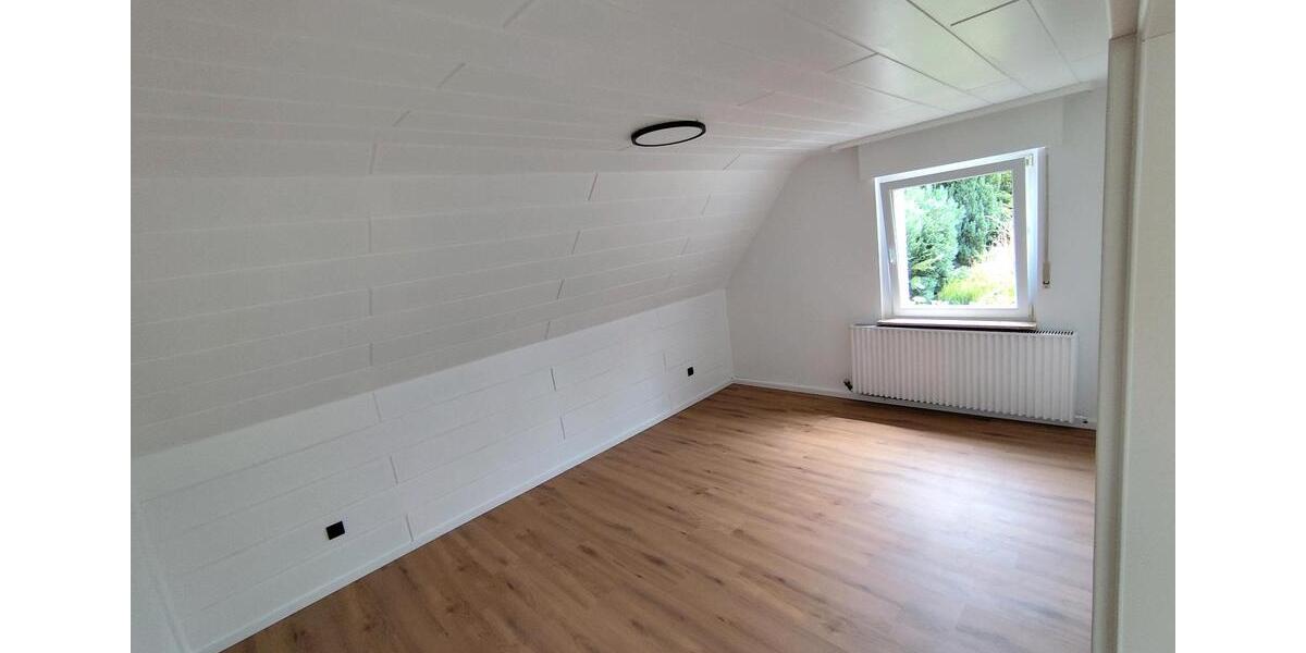 Dachgeschoßwohnung Erwitte - 4 Zimmer, 90 m&sup2;, 939&euro; | Angebot:26701737