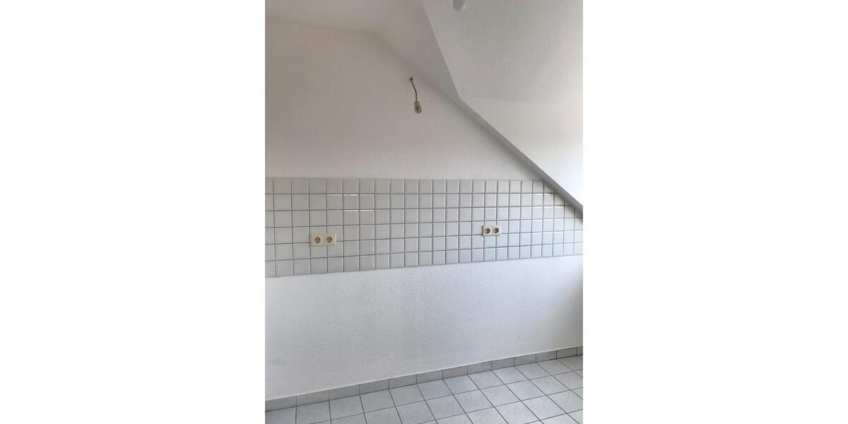 Dachgeschoßwohnung Zella-Mehlis Mehlis - 3 Zimmer, 75 m&sup2;, 475&euro; | Angebot:24804670