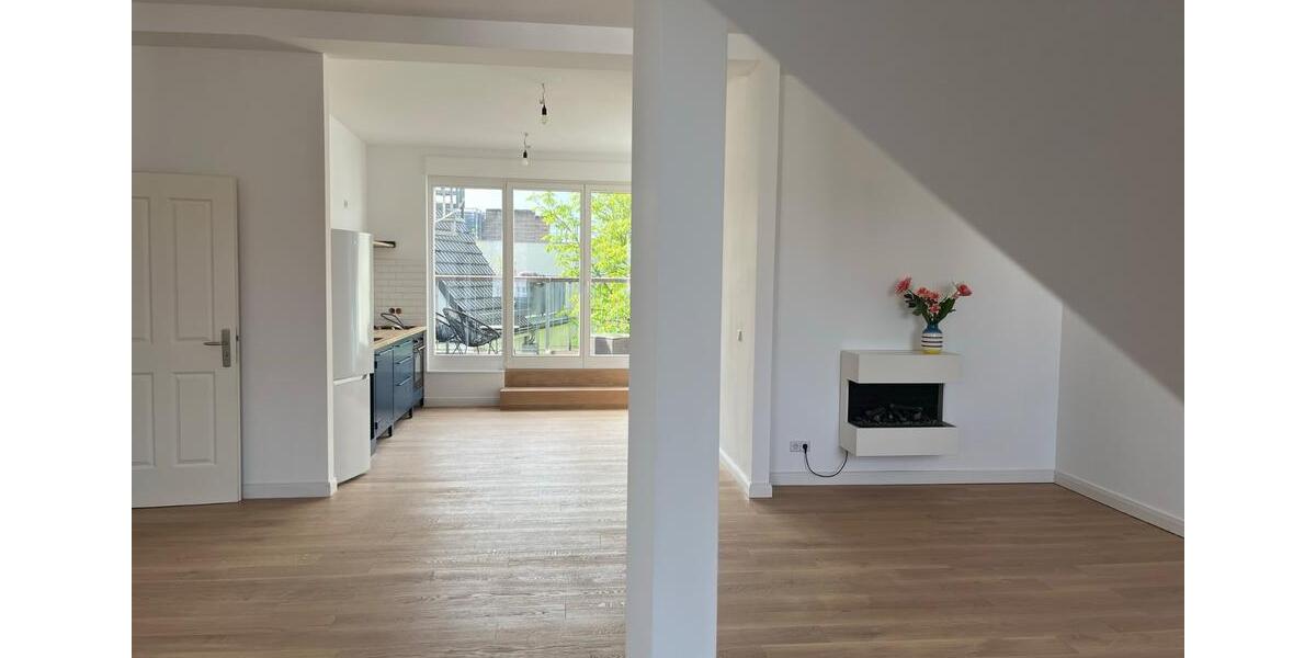 Dachgeschoßwohnung Berlin Friedrichshain-Kreuzberg - 2 Zimmer, 108 m&sup2;, 2.400&euro; | Angebot:26635070