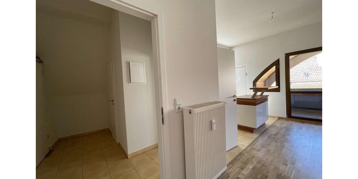 Dachgeschoßwohnung Görlitz - 2 Zimmer, 74 m&sup2;, 600&euro; | Angebot:26195988