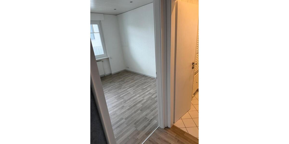 Erdgeschoßwohnung Ense - 2 Zimmer, 75 m&sup2;, 900&euro; | Angebot:26416853