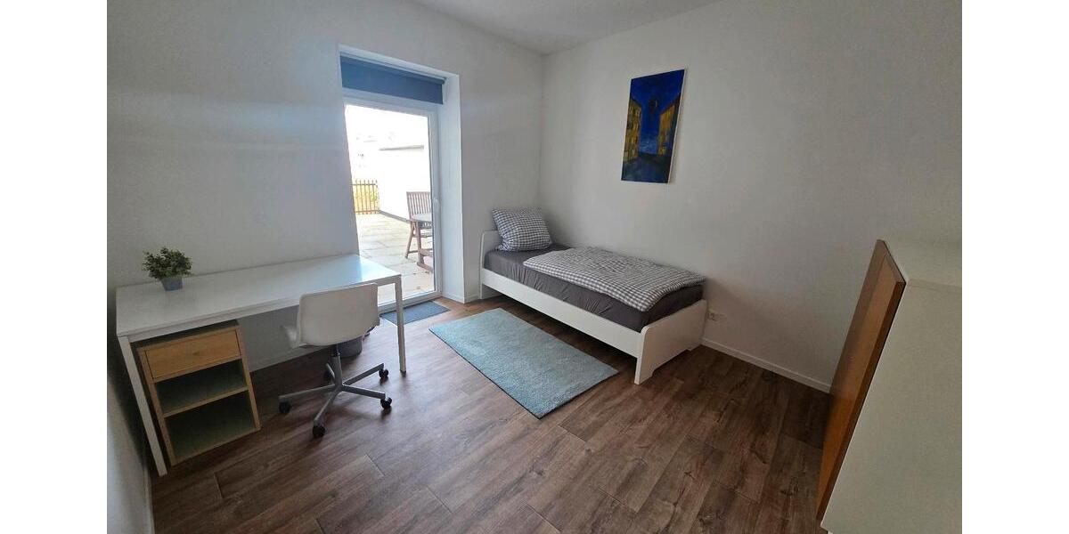 Erdgeschoßwohnung Waldsee - 5 Zimmer, 160 m&sup2;, 445&euro; | Angebot:25892173