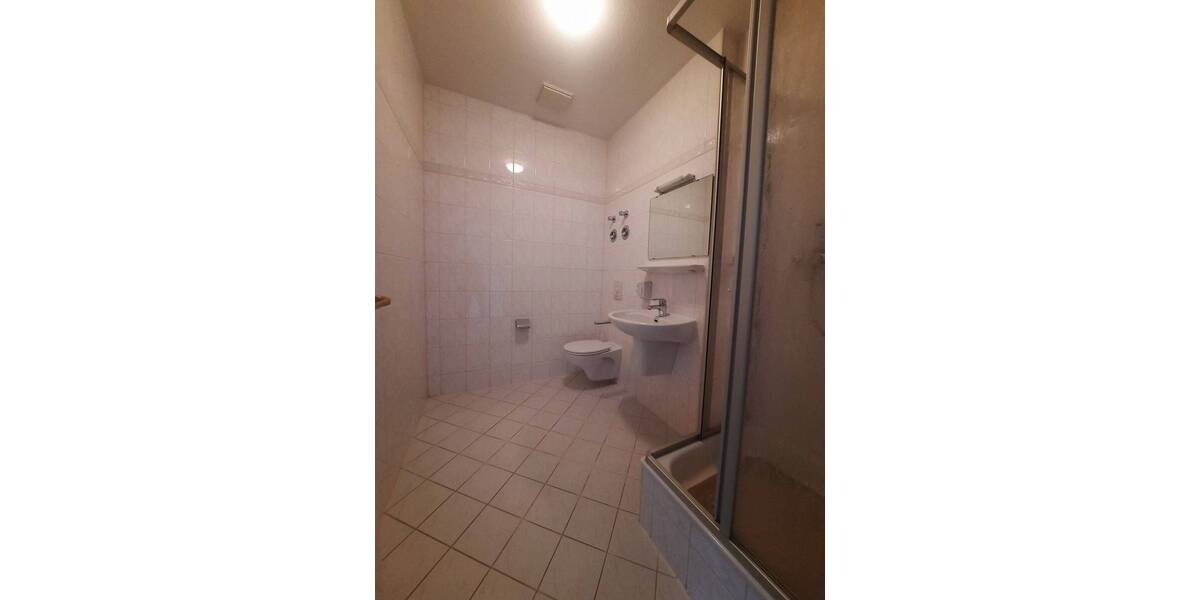 Etagenwohnung Zwickau Pölbitz - 5 Zimmer, 156 m&sup2;, 1.095&euro; | Angebot:26170929