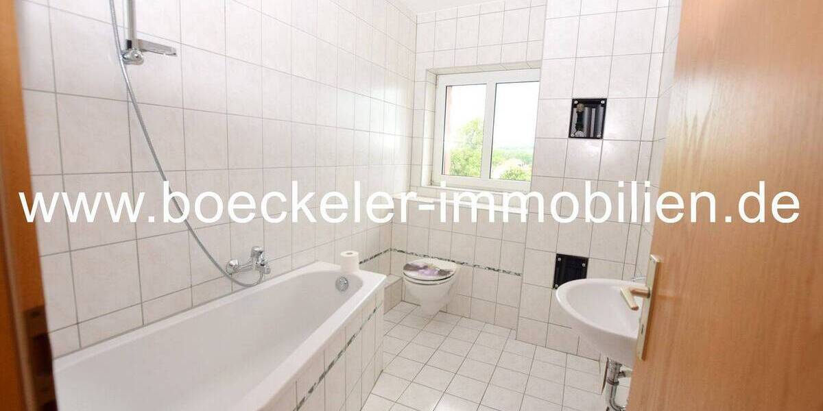 Etagenwohnung Naumburg - 3 Zimmer, 63 m&sup2;, 390&euro; | Angebot:26017630