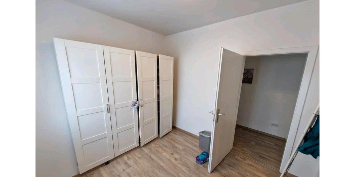 Etagenwohnung Solms - 4 Zimmer, 85 m&sup2;, 1.200&euro; | Angebot:26637462