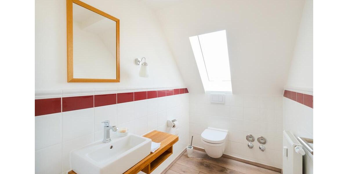 Dachgeschoßwohnung Weilheim in Oberbayern - 3 Zimmer, 104 m&sup2;, 1.640&euro; | Angebot:26632559