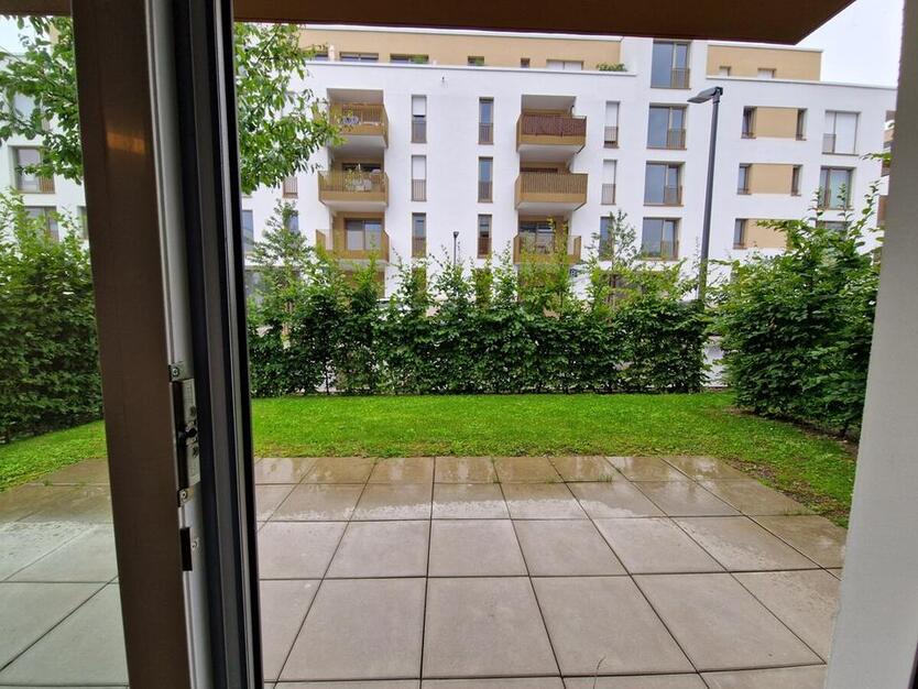 2-Zimmer Whg. mit Terrasse und Einbauküche sowie Tiefgarage
