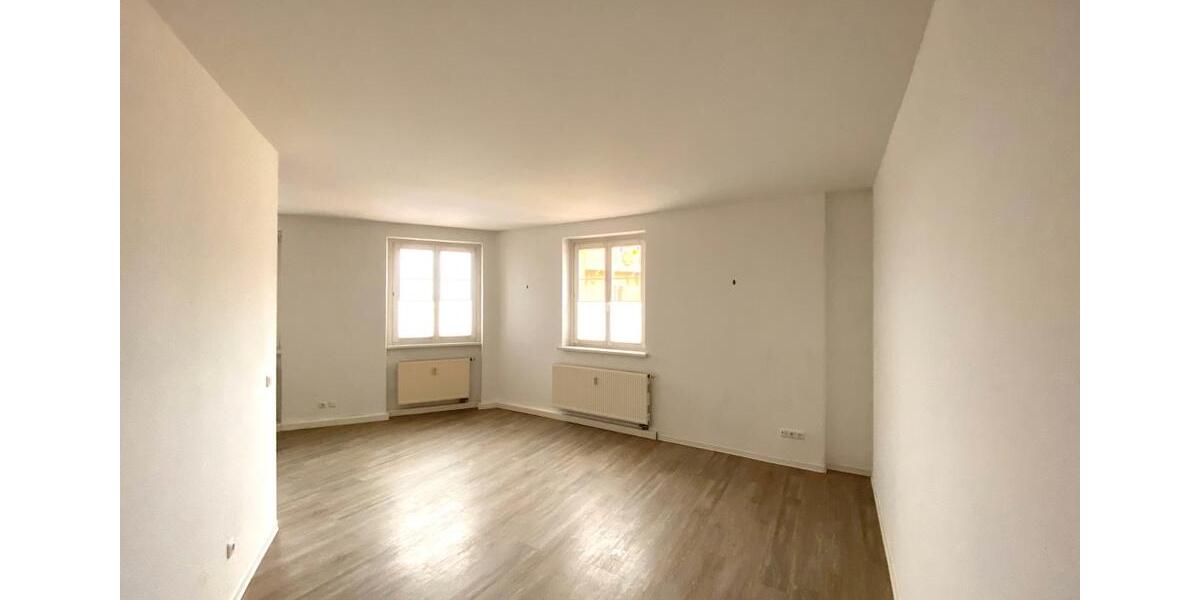 Etagenwohnung Gröditz - 3 Zimmer, 85 m&sup2;, 620&euro; | Angebot:24782847