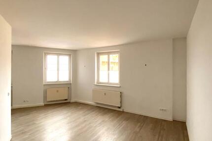 Wohnung Gröditz - 3 Zimmer, 85 m&sup2;, 620&euro; | Angebot:24782847