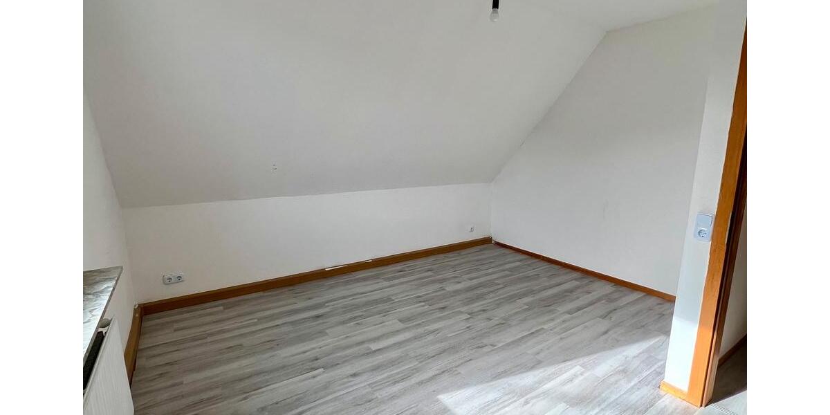 Dachgeschoßwohnung Gummersbach Berstig Süd - 3 Zimmer, 83 m&sup2;, 830&euro; | Angebot:26040287