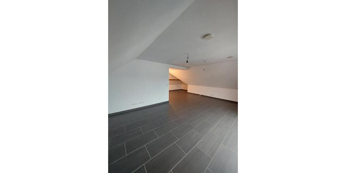 Dachgeschoßwohnung Friedberg - 3 Zimmer, 85 m&sup2;, 1.490&euro; | Angebot:26256525