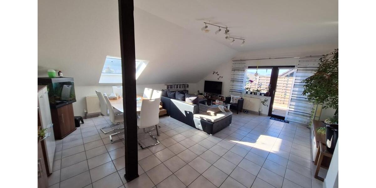 Dachgeschoßwohnung Windeck - 4 Zimmer, 117 m&sup2;, 1.050&euro; | Angebot:25805573