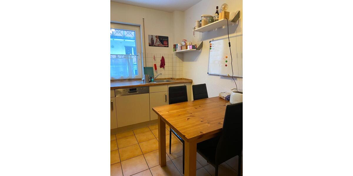 Schönes helles WG-Zimmer 3 zimmer