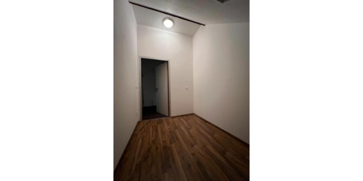 Dachgeschoßwohnung Essenbach - 2 Zimmer, 45 m&sup2;, 820&euro; | Angebot:26277317