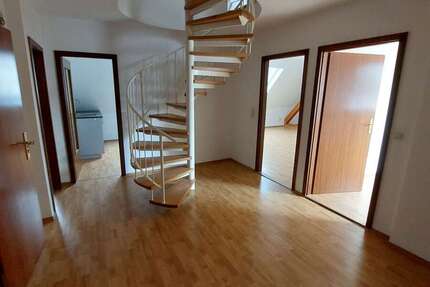 Wohnung zum Mieten in Fraureuth 462 € 77 m² 4 zimmer