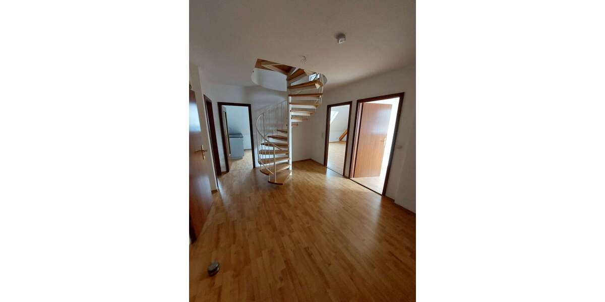 Wohnung zum Mieten in Fraureuth 462 € 77 m² 4 zimmer