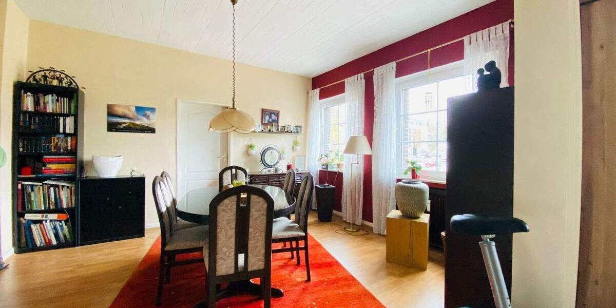 Etagenwohnung Bottrop Stadtmitte - 4 Zimmer, 120 m&sup2;, 900&euro; | Angebot:24424381