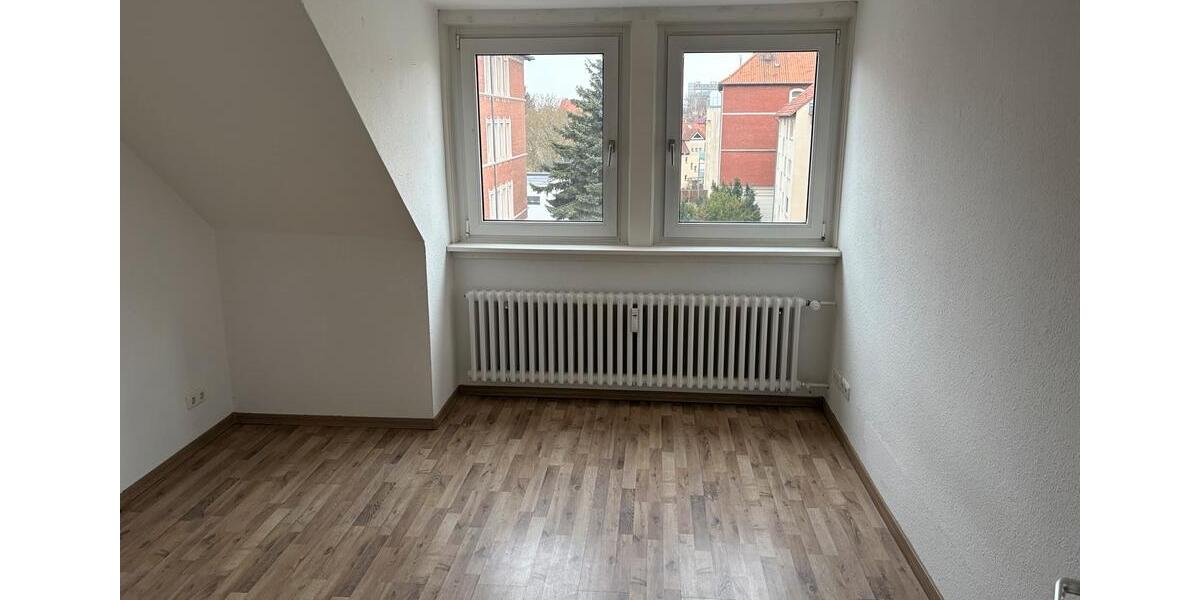 Dachgeschoßwohnung Braunschweig Lehndorf-Watenbüttel - 3 Zimmer, 82 m&sup2;, 690&euro; | Angebot:25894563