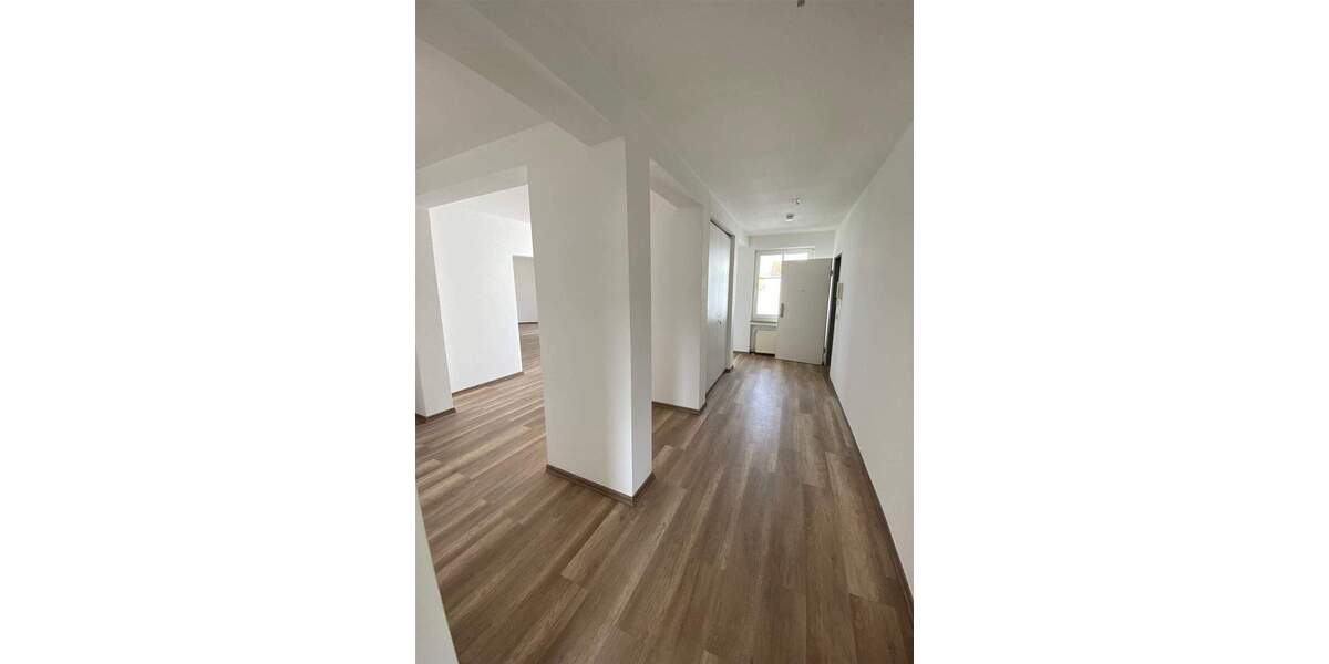 Etagenwohnung Altenburg Altenburg - 3 Zimmer, 110 m&sup2;, 720&euro; | Angebot:25836513