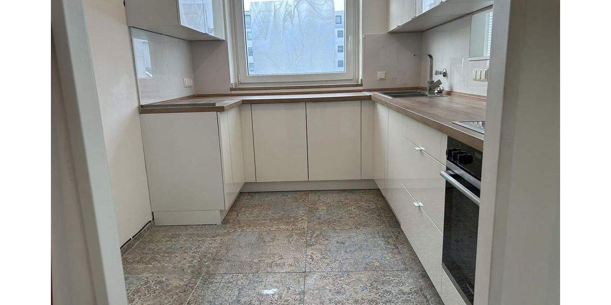 Etagenwohnung Mönchengladbach Stadtmitte - 2 Zimmer, 71 m&sup2;, 899&euro; | Angebot:25067161