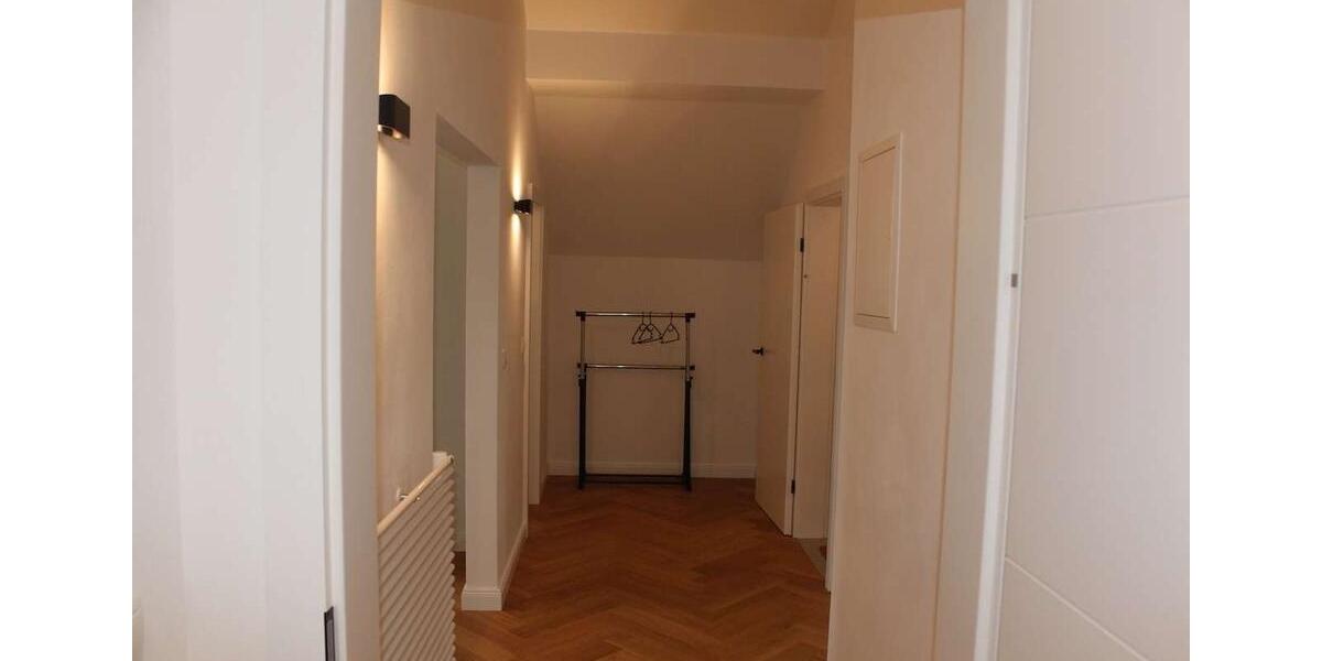 Dachgeschoßwohnung Deidesheim - 3 Zimmer, 100 m&sup2;, 1.380&euro; | Angebot:26489482