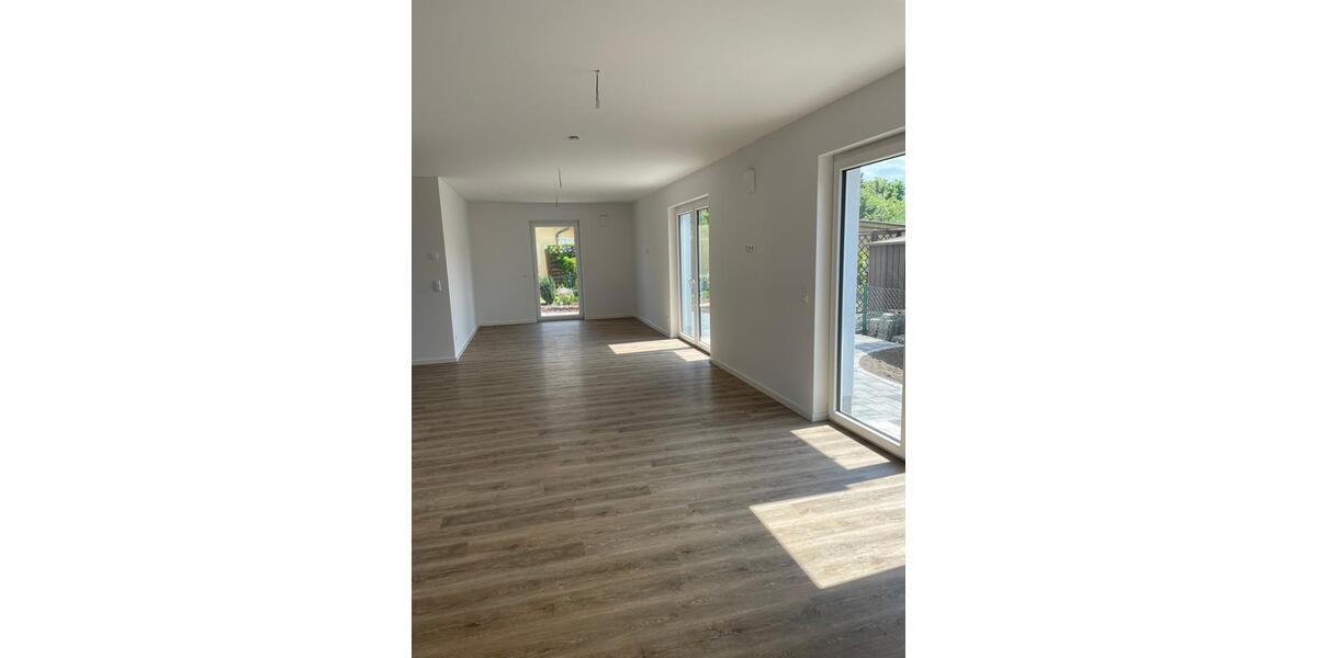 Erdgeschoßwohnung Erkner - 2 Zimmer, 84 m&sup2;, 1.350&euro; | Angebot:19041938