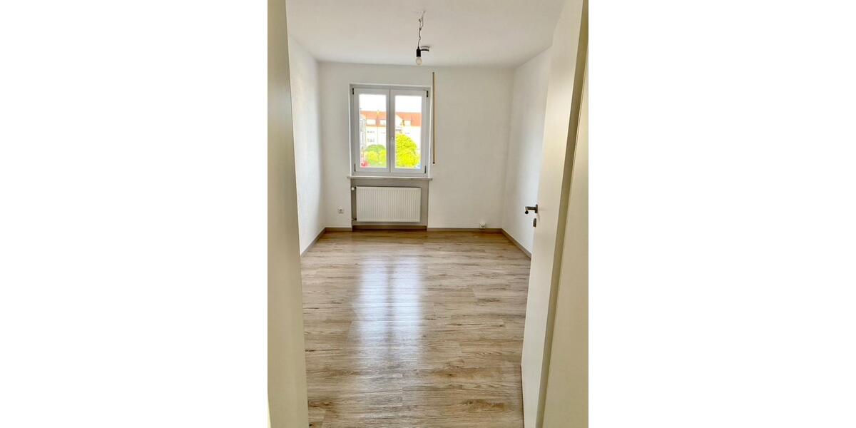 Etagenwohnung Nabburg - 4 Zimmer, 120 m&sup2;, 1.150&euro; | Angebot:24472775