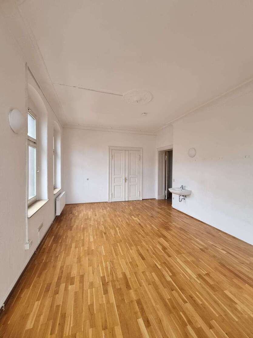 Wohnung zum Mieten in Halle (Saale) 300 € 28 m² 1 zimmer