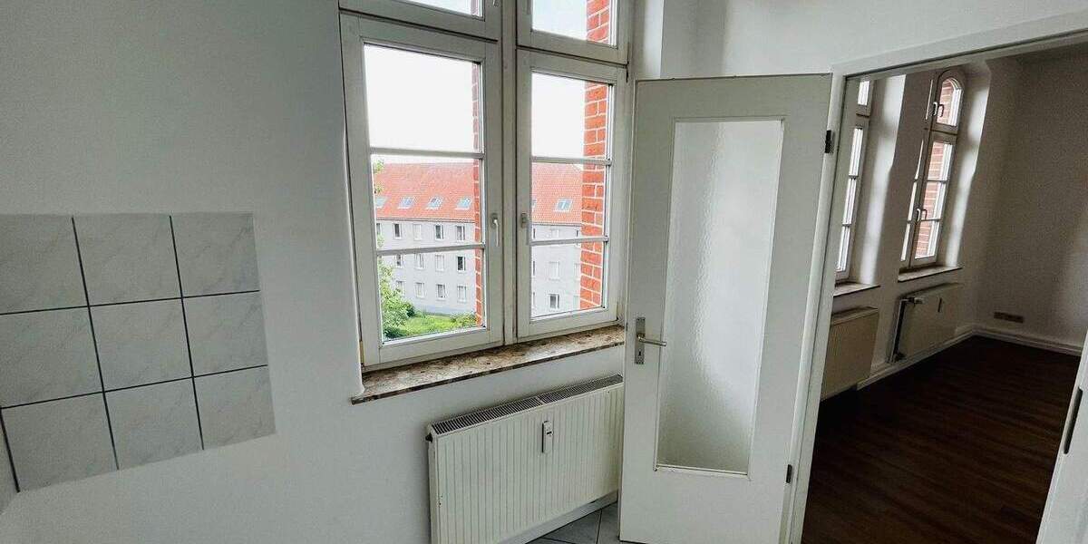 Helle 3 Zimmer-Whg im schönen Altbau! 3 zimmer