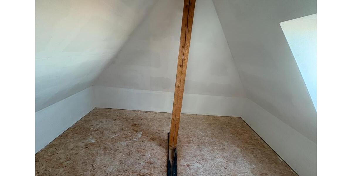 Etagenwohnung Lehrte - 4 Zimmer, 102 m&sup2;, 900&euro; | Angebot:25179397