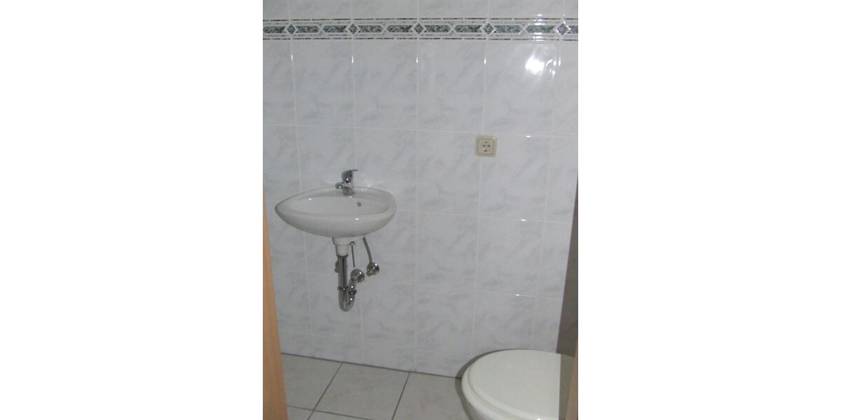 Dachgeschoßwohnung Zerbst (Anhalt) - 3 Zimmer, 120 m&sup2;, 600&euro; | Angebot:24351069