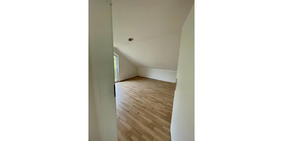 Dachgeschoßwohnung Leidersbach - 2 Zimmer, 60 m&sup2;, 600&euro; | Angebot:26527332
