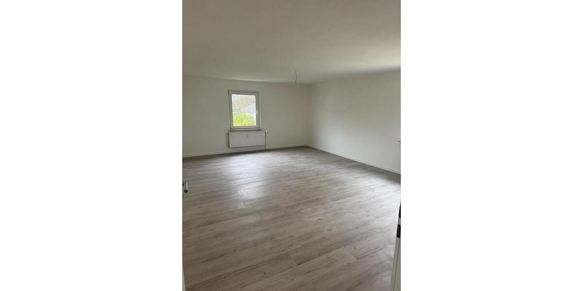 Etagenwohnung Siegen Kaan-Marienborn - 4 Zimmer, 114 m&sup2;, 1.000&euro; | Angebot:24935014