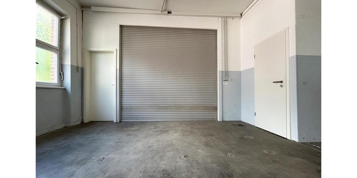 TOP-Gewerbehalle auf 752 m². Besonders hell. 3 Büros, Aufenthaltsraum, Toiletten. Stellplätze. zimmer