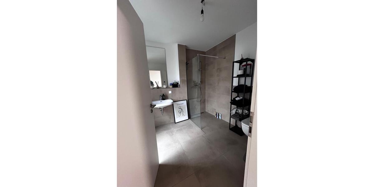 Etagenwohnung Bergisch Gladbach - 3 Zimmer, 90 m&sup2;, 1.645&euro; | Angebot:25519534