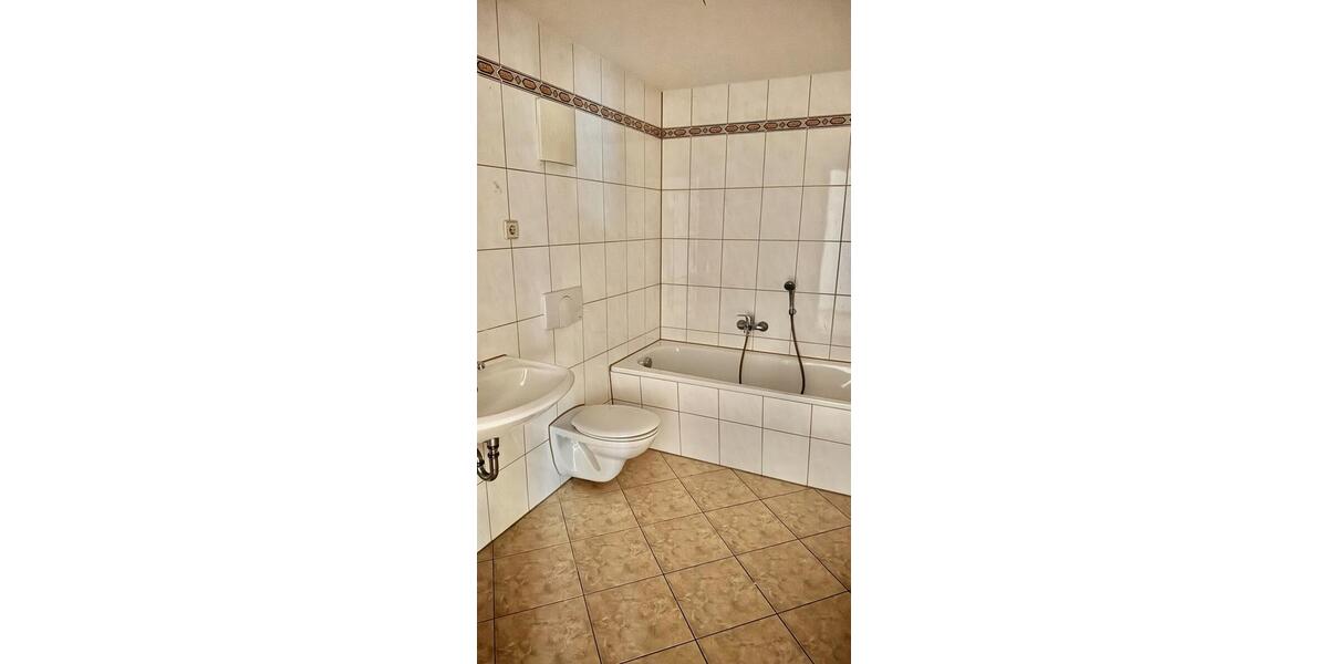 Etagenwohnung Großschirma - 2 Zimmer, 62 m&sup2;, 465&euro; | Angebot:25660115