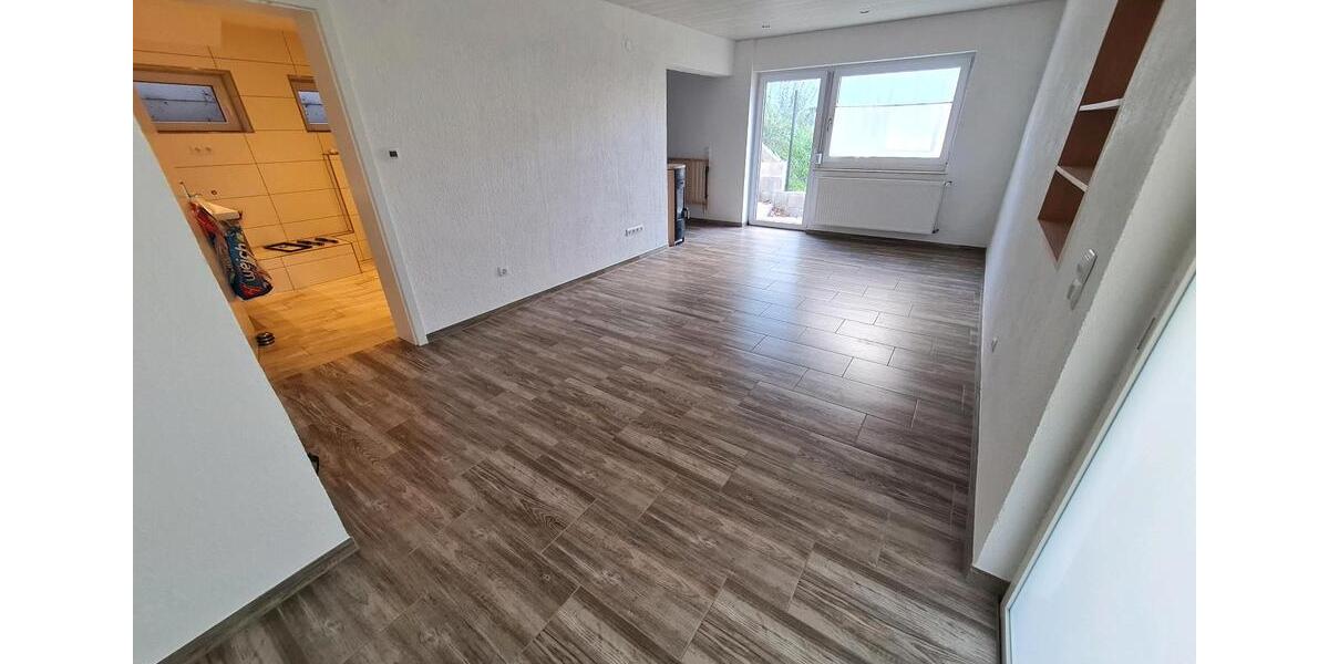 Erdgeschoßwohnung Waldachtal - 5 Zimmer, 100 m&sup2;, 1.000&euro; | Angebot:25852592