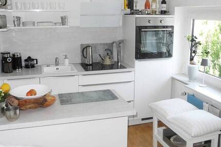 Moderne 2,5 Zimmer Wohnung mit Garage