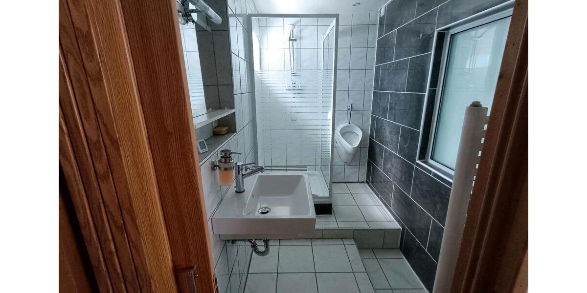 Erdgeschoßwohnung Täferrot - 4 Zimmer, 100 m&sup2;, 1.300&euro; | Angebot:26503226