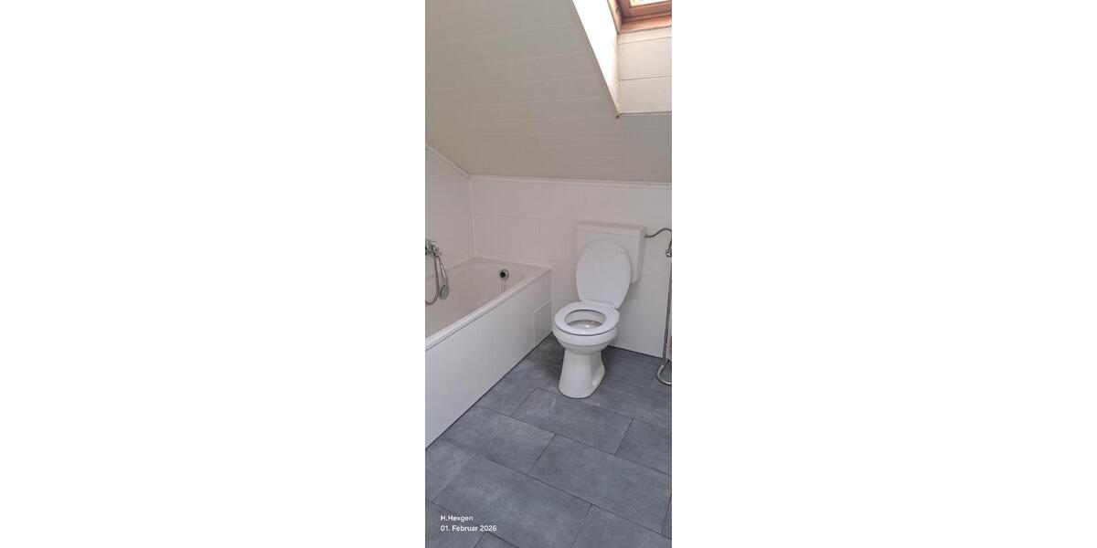 Dachgeschoßwohnung Korschenbroich - 2 Zimmer, 50 m&sup2;, 450&euro; | Angebot:24749981