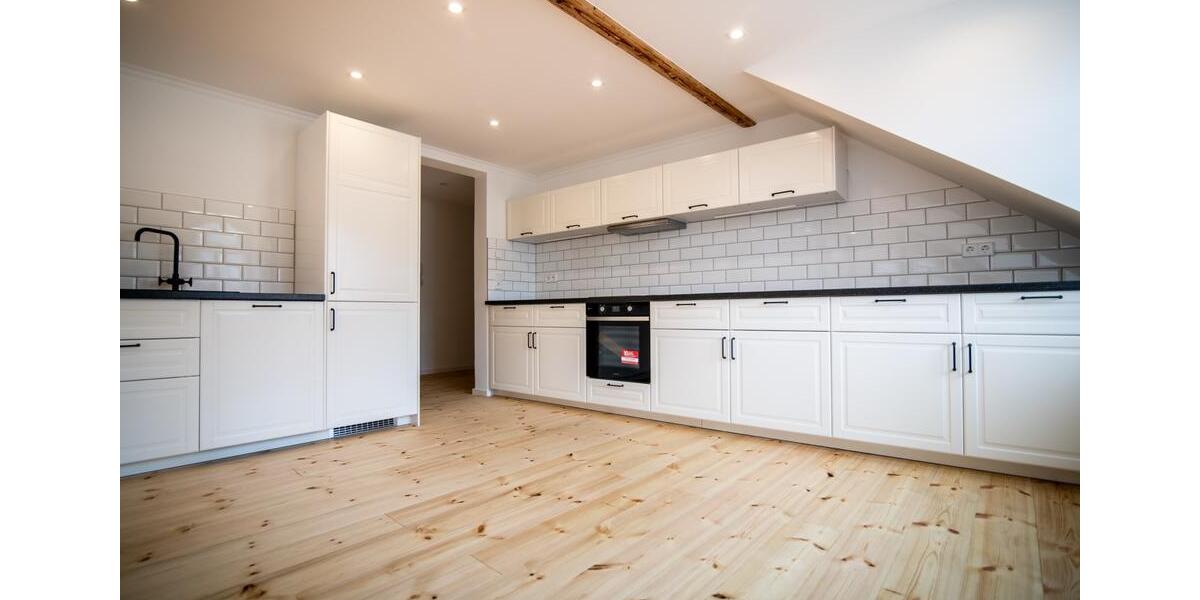 Dachgeschoßwohnung Burgstädt - 5 Zimmer, 136 m&sup2;, 1.150&euro; | Angebot:24353946