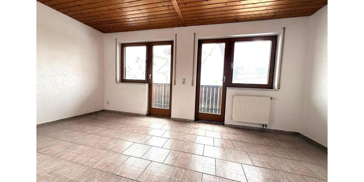 Etagenwohnung Reichenbach im Vogtland - 3 Zimmer, 78 m&sup2;, 546&euro; | Angebot:26232053