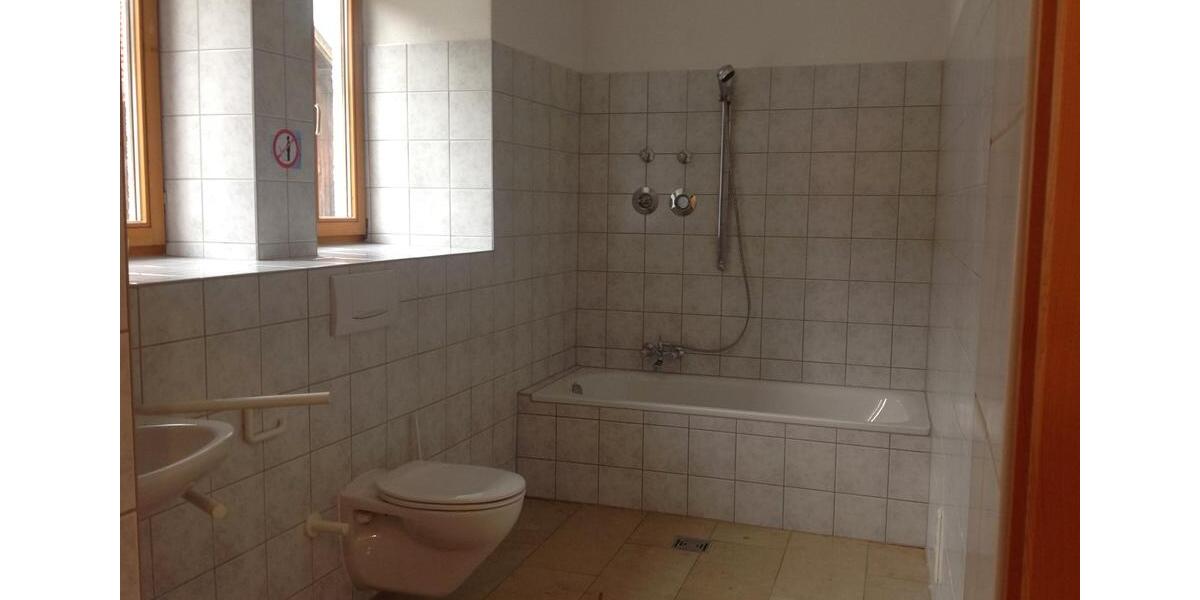 Erdgeschoßwohnung Roßbach - 2 Zimmer, 85 m&sup2;, 510&euro; | Angebot:26365015