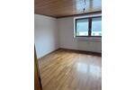 Helle 4-Zimmer-Wohnung mit Carport in gepflegtem Mehrfamilienhaus